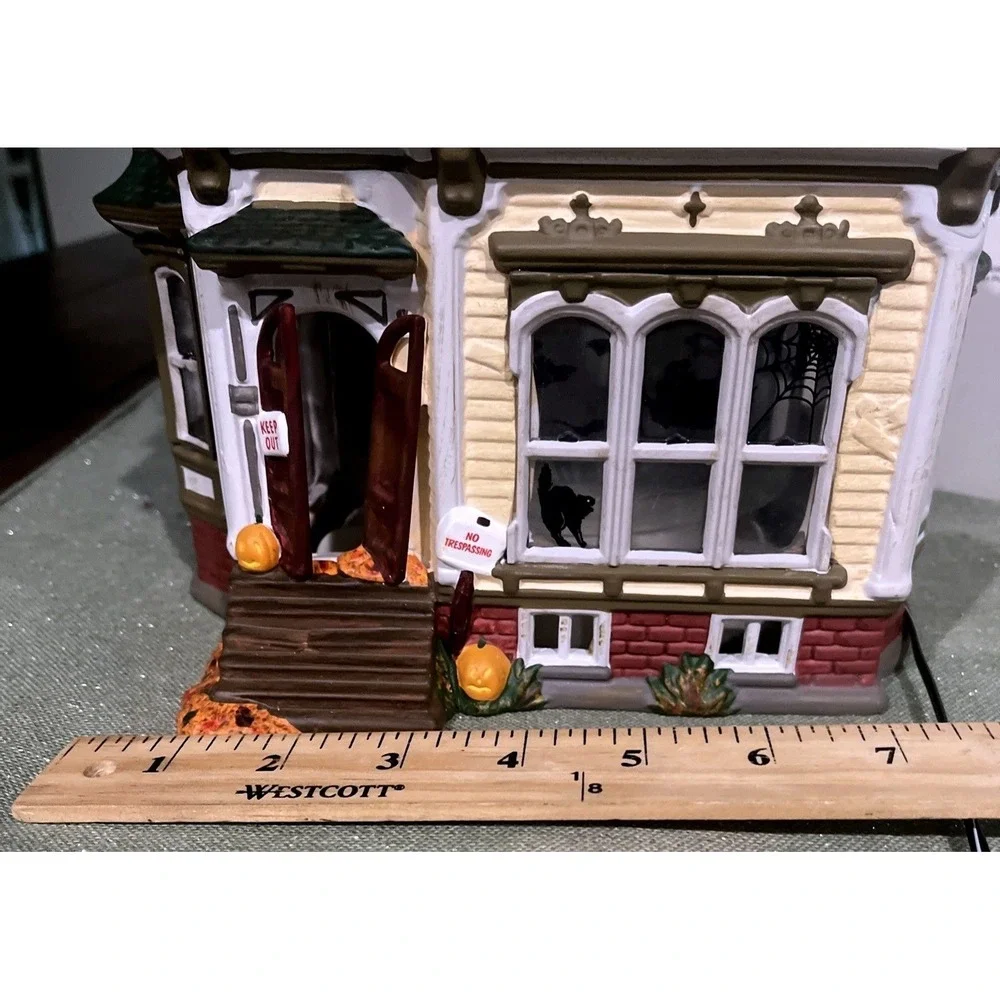 Department 56 Haunted Mansion Snow Village w/ Projection 54935 Halloween WORKS!!